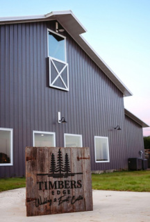 timbers-edge-wedding-sign