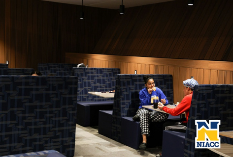 dining-center-corner-bistro-area